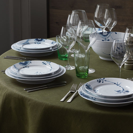 Blue Fluted Mega Plate, Decoration 2, 22 cm - US 3065