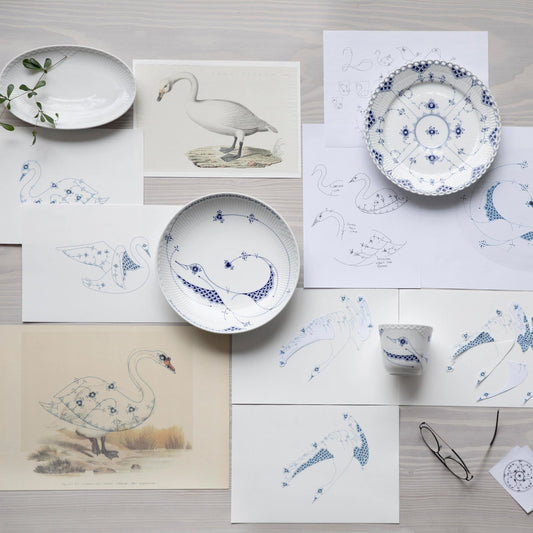 Blue Fluted Full Lace Plate, 25 cm - US 6127